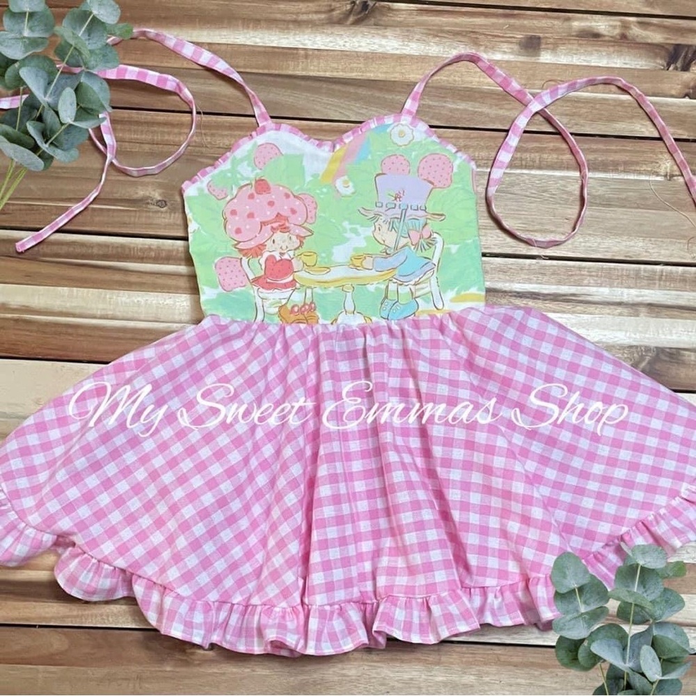 🚫sold Strawberry shortcake dress
